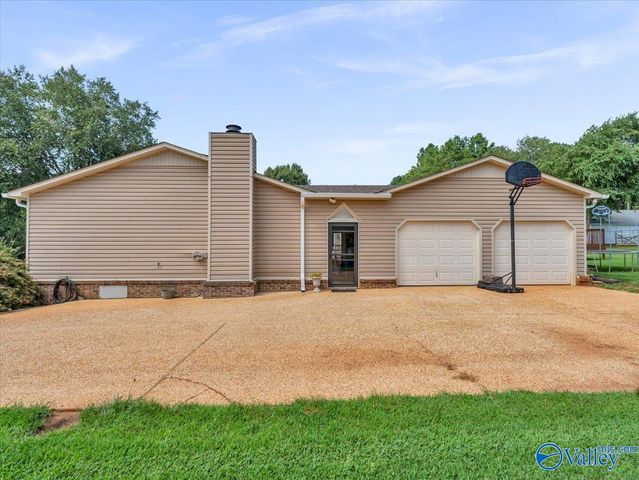 18692 Sulphur Creek Drive, Elkmont, AL 35620
