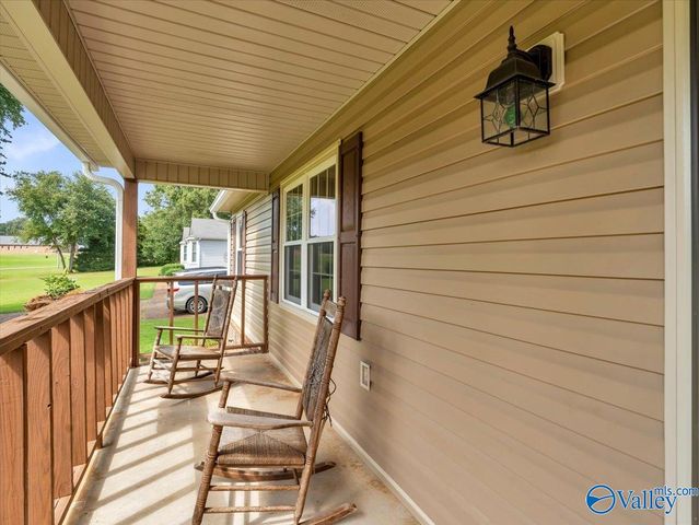 18692 Sulphur Creek Drive, Elkmont, AL 35620