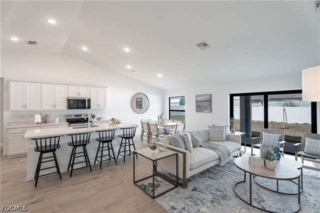 1313 SE 3rd ST, Cape Coral, FL 33990