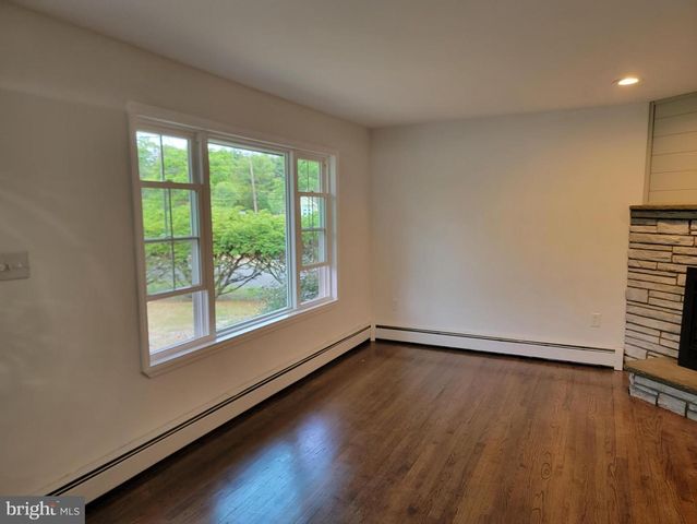 1639 PERKINS LANE, Beverly, NJ 08010