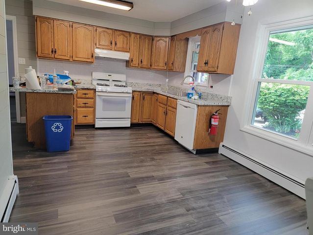 1639 PERKINS LANE, Beverly, NJ 08010