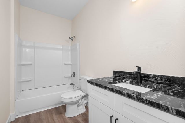 14765 E Whitetail Lane E, Stockton, MO 65785