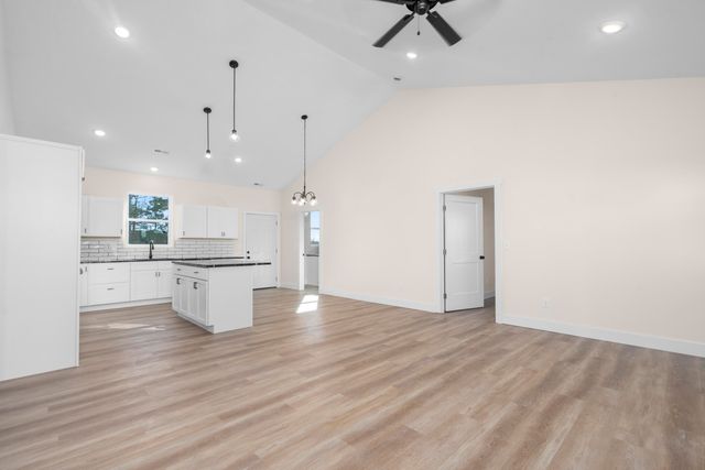 14765 E Whitetail Lane E, Stockton, MO 65785