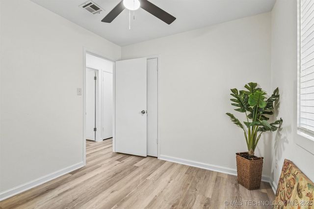 110 E Main, Achille, OK 74720