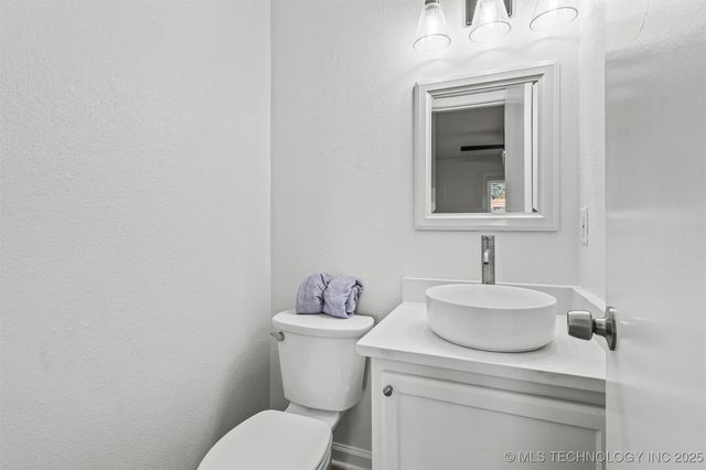 110 E Main, Achille, OK 74720