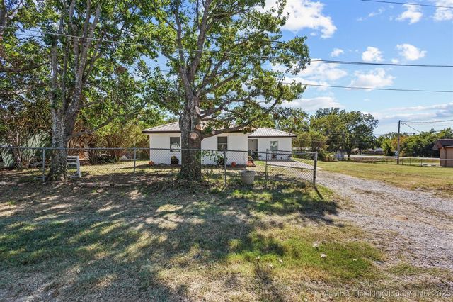 110 E Main, Achille, OK 74720