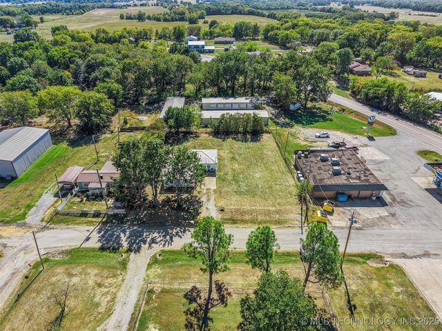 110 E Main, Achille, OK 74720