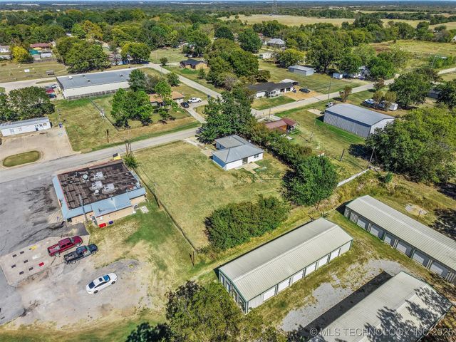 110 E Main, Achille, OK 74720