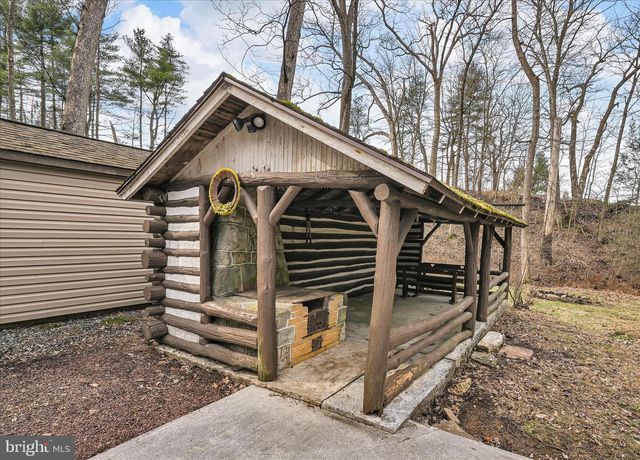 16 SHORT LN, Jonestown, PA 17038