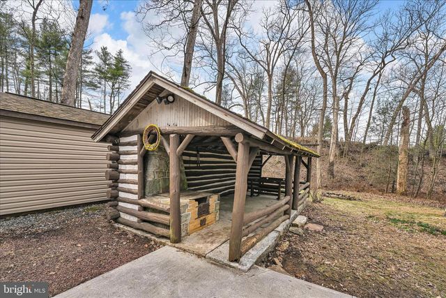 16 SHORT LN, Jonestown, PA 17038