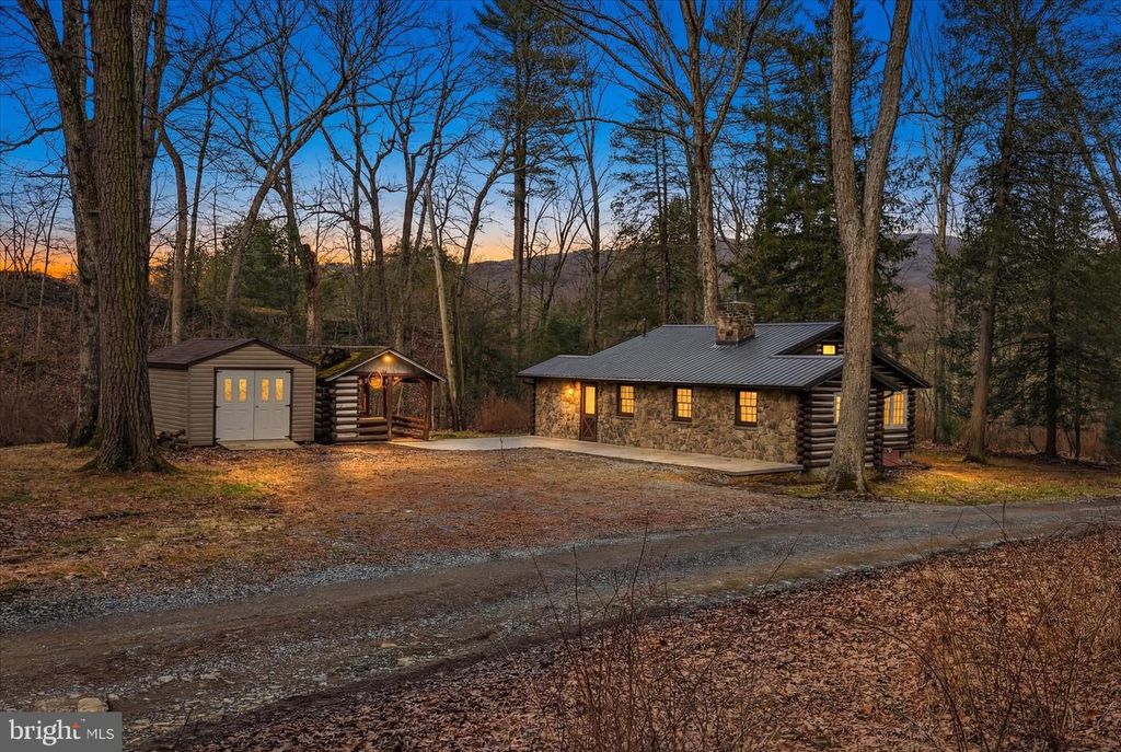 16 SHORT LN, Jonestown, PA 17038