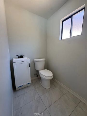 7813 Nairn Court, Bakersfield, CA 93309