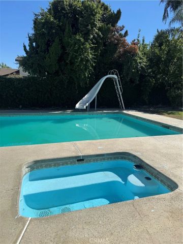7813 Nairn Court, Bakersfield, CA 93309