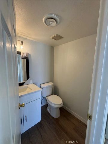 7813 Nairn Court, Bakersfield, CA 93309