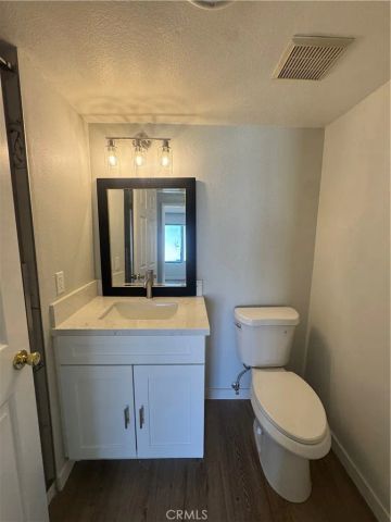 7813 Nairn Court, Bakersfield, CA 93309