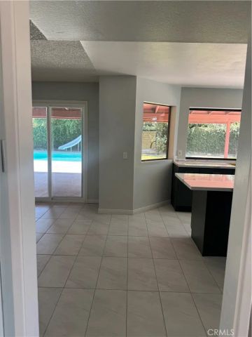 7813 Nairn Court, Bakersfield, CA 93309