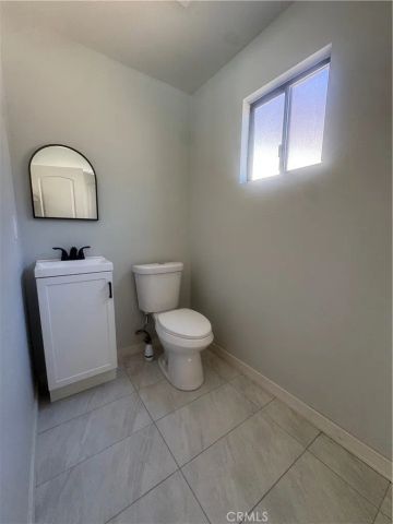 7813 Nairn Court, Bakersfield, CA 93309