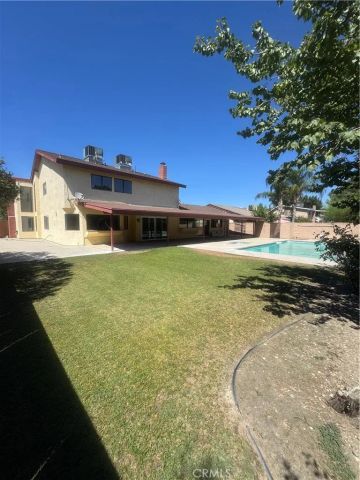 7813 Nairn Court, Bakersfield, CA 93309