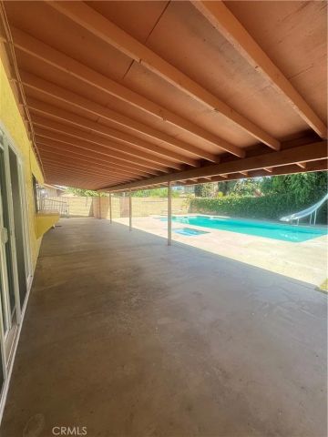 7813 Nairn Court, Bakersfield, CA 93309