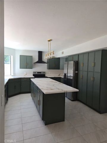 7813 Nairn Court, Bakersfield, CA 93309