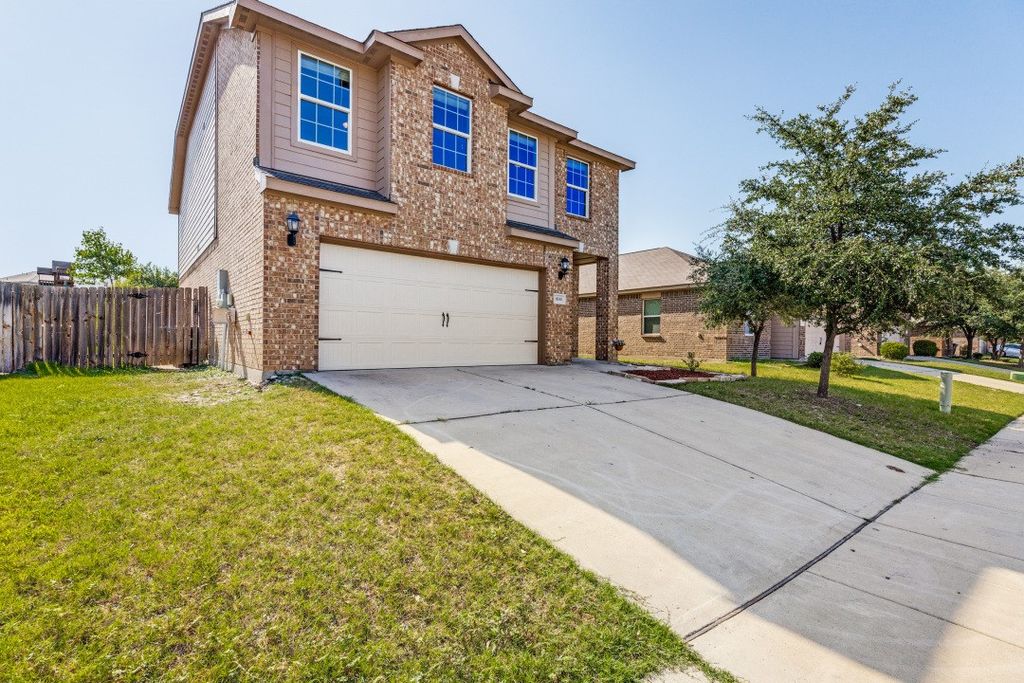 6144 Nathan Creek Drive, Fort Worth, TX 76179 — photo 2