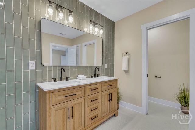 402 E 57th Street, Savannah, GA 31405