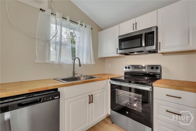 402 E 57th Street, Savannah, GA 31405