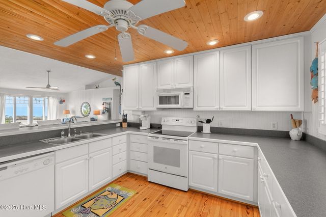 1528 Island Road, Harkers Island, NC 28531