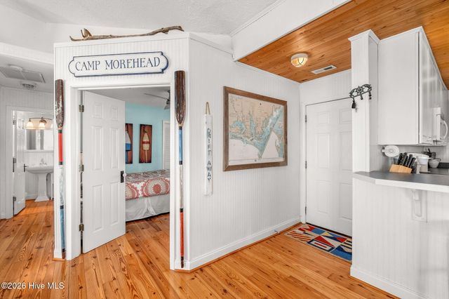 1528 Island Road, Harkers Island, NC 28531