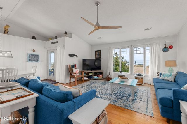 1528 Island Road, Harkers Island, NC 28531