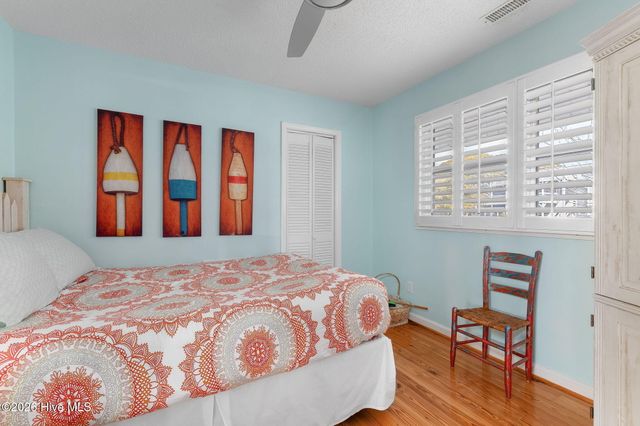 1528 Island Road, Harkers Island, NC 28531