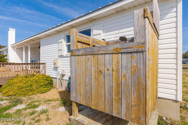 1528 Island Road, Harkers Island, NC 28531