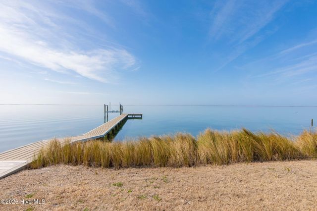 1528 Island Road, Harkers Island, NC 28531