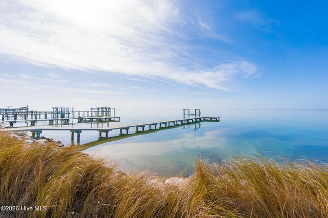 1528 Island Road, Harkers Island, NC 28531