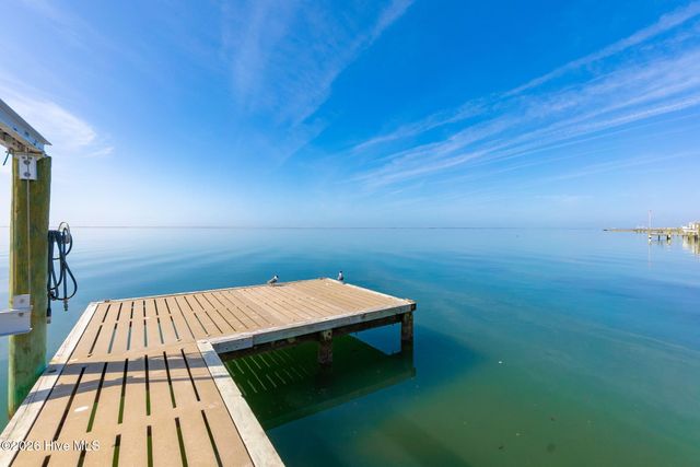 1528 Island Road, Harkers Island, NC 28531