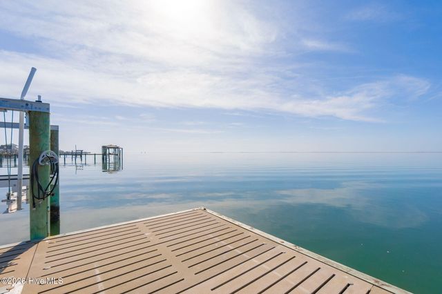 1528 Island Road, Harkers Island, NC 28531