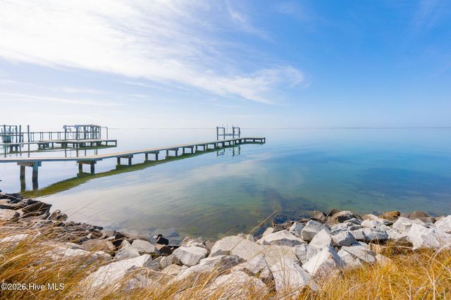 1528 Island Road, Harkers Island, NC 28531