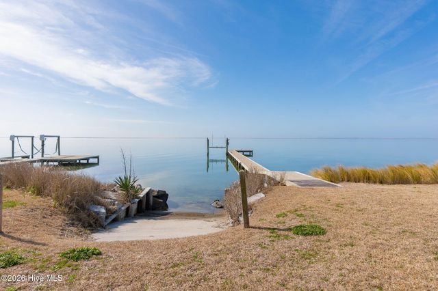 1528 Island Road, Harkers Island, NC 28531