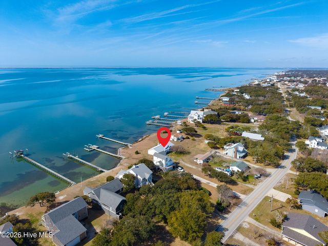 1528 Island Road, Harkers Island, NC 28531