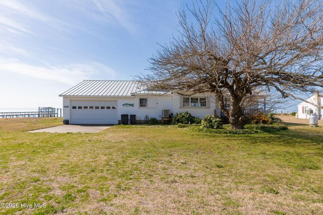 1528 Island Road, Harkers Island, NC 28531