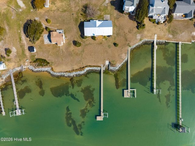 1528 Island Road, Harkers Island, NC 28531