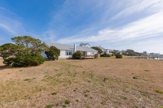 1528 Island Road, Harkers Island, NC 28531
