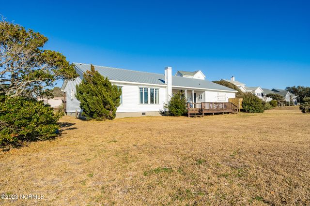 1528 Island Road, Harkers Island, NC 28531