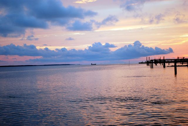 1528 Island Road, Harkers Island, NC 28531