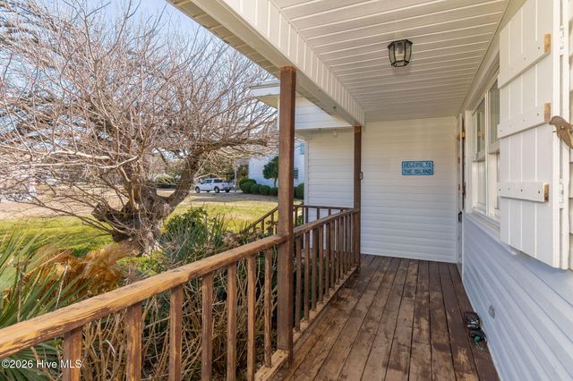 1528 Island Road, Harkers Island, NC 28531