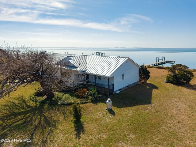 1528 Island Road, Harkers Island, NC 28531