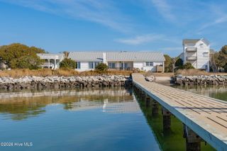 1528 Island Road, Harkers Island, NC 28531