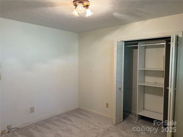 707 Sandalwood Lane, Kings Mountain, NC 28086