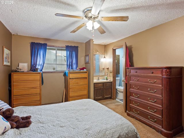 5904 Ne 40TH St, Vancouver, WA 98661