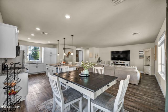 1071 Iron King Drive, Sparks, NV 89441